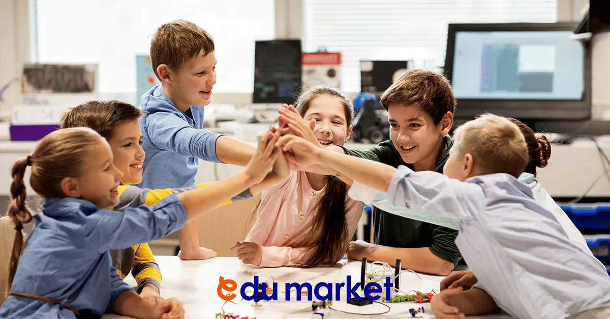 مقال عن تعزيز المهارات الاجتماعية للأطفال من مدونة إديو ماركت
